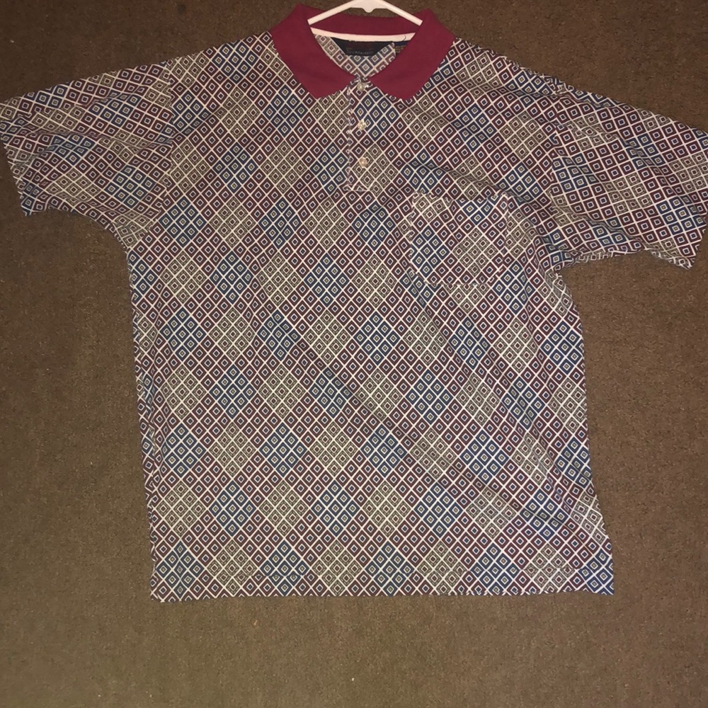 Men’s collared shirt. 70’s style print n look